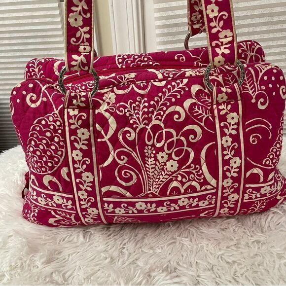 Vera Bradley Large Casual/ Travel Shoulder Hand Bag in “Twirly Bird Pink" Print - Picture 2 of 13